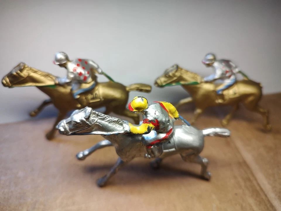 Barclay Bm Jockeys On Horse Lot - Image 2 of 4