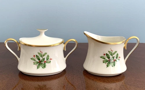 Lenox Holiday Sugar Bowl and Creamer - Thumbnail 4