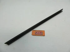 RIGHT FRONT DOOR PANEL TOP INNER MOLDING GLASS WINDOW SEAL STRIP PASSENGER SIDE