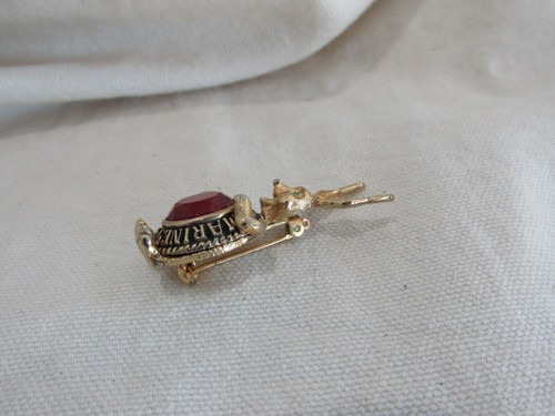 Rare! United States Marines Rabbit Pin Green Eyes Class Ring Style Ruby Red - Picture 4 of 8
