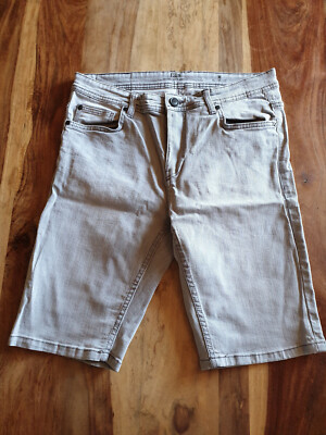 Jeansshort der Marke ''FSBN'' in der Größe M