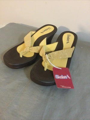 womens skechers flip flops size 8