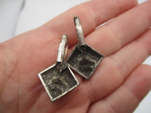 SIGNED LIA SOPHIA SILVERTONE with GREEN & YELLOW CRYSTALS EARRINGS - Picture 3 of 4