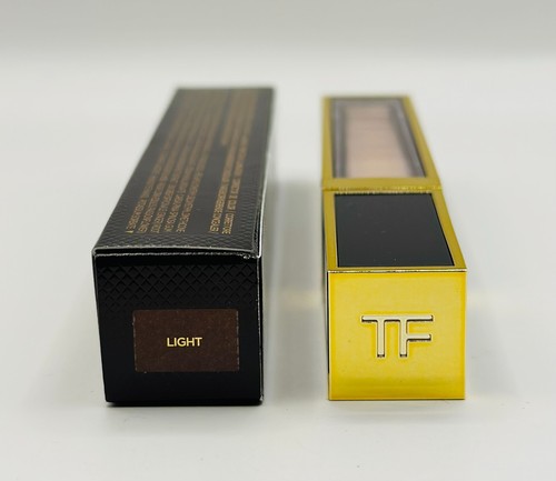 POTENCIADOR DE RADIACIÓN Tom Ford .18 oz (luz) - Imagen 2 de 3