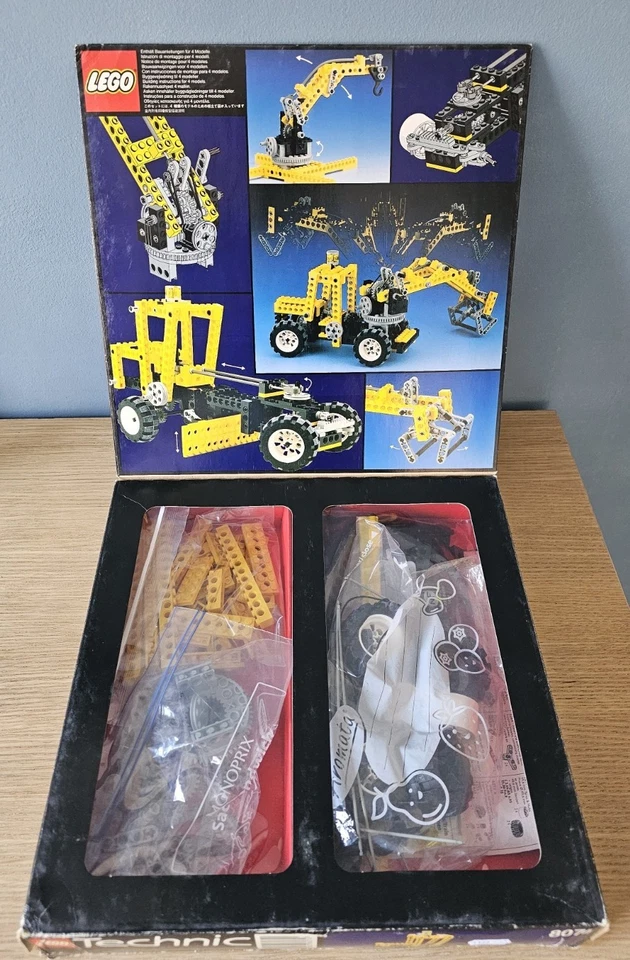 LEGO Technic 8074 Universal Building Set with Flex System, photo 2 sur 3