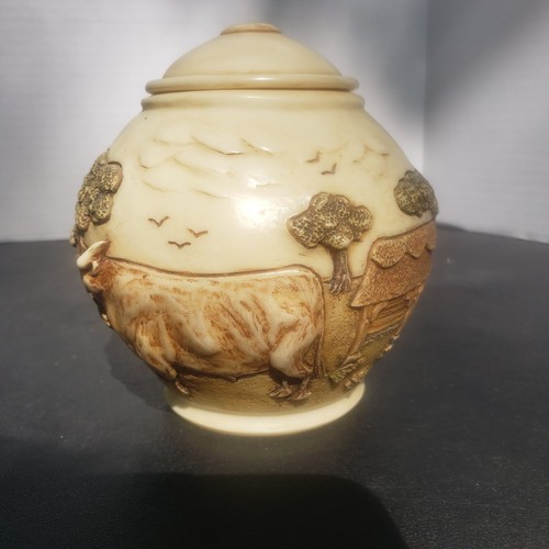 Jardinia Lidded Jar Weaver's Cottage Resin Farm Scene with Bull and Hog 2003 - Picture 7 of 20