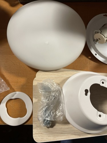 NEW! HAMPTON BAY 52' Corwin Indoor/Outdoor Matte White Ceiling Fan W/Light Kit - Picture 2 of 7