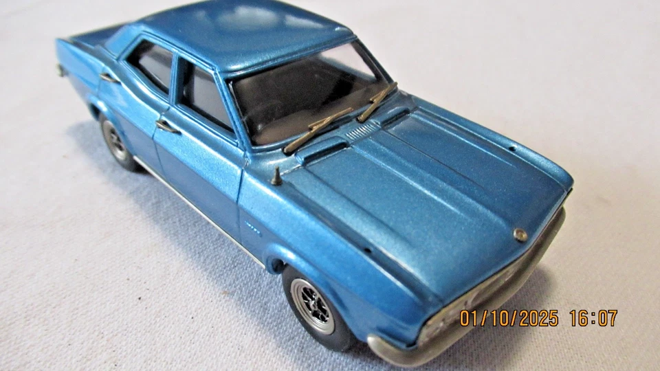 Lansdowne LDM 32A 1972 Vauxhall Ventora VX 4/90 Sapphire Starmist Metallic Blue - Image 3 of 4