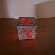 MINECRAFT 2012 ThinkGeek REDSTONE ORE NIGHTLIGHT Touch Cube Light Up 3 Levels