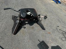 Curt A30 5th Wheel Hitch - Complete W Oem Puck System Legs