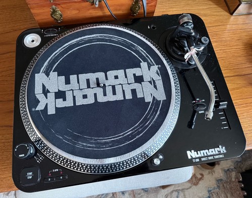 NUMARK TT100 DIRECT-DRIVE TURNTABLE (EPJ027602) w/ Gemini Hard Case