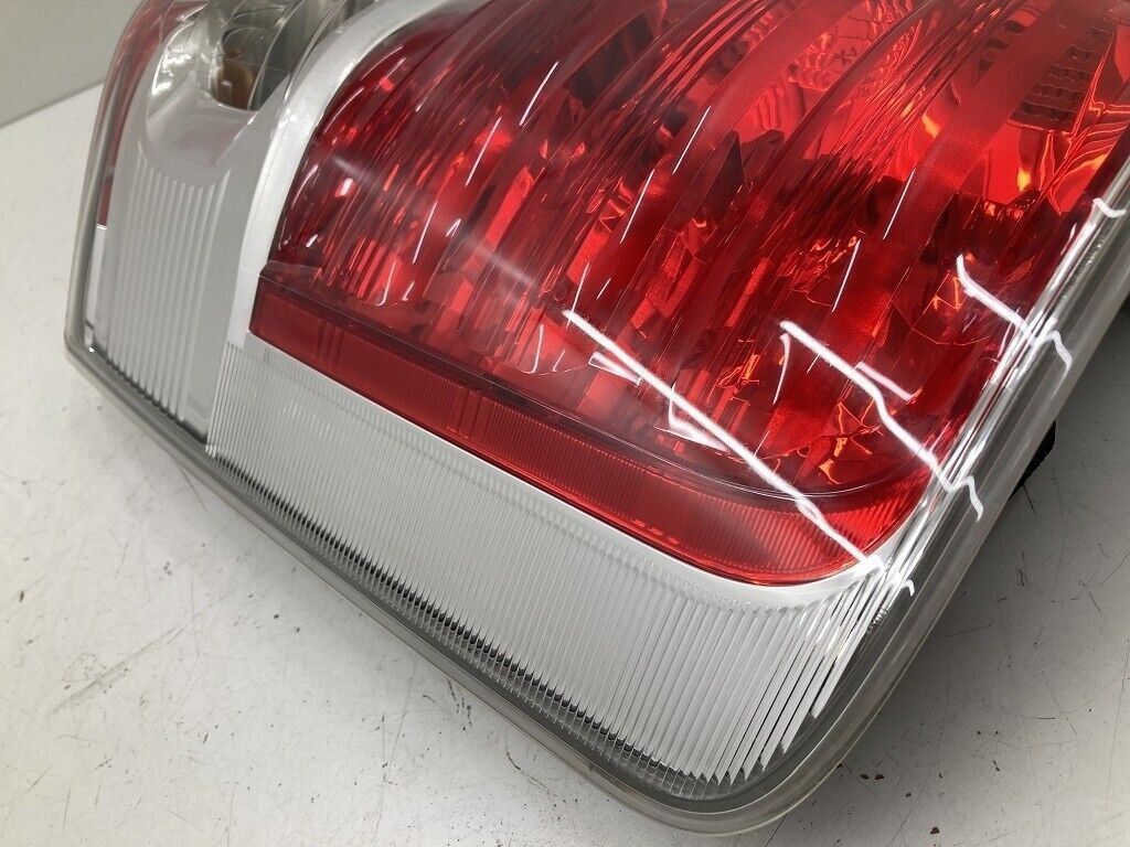Toyota Noah Voxy ZRR70 ZRR75 Genuine Tail Light Rear Lamp Toyota Noah Voxy ZRR70 ZRR75 Genuine Tail Light Rear Lamp