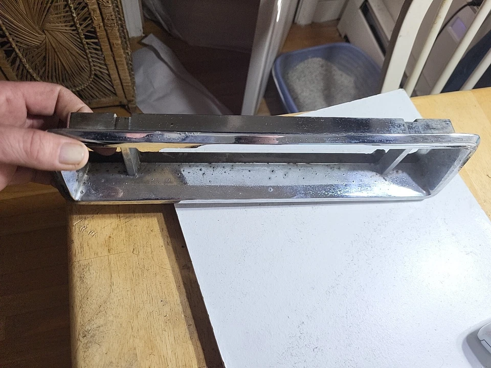 Bisel de luz trasera Buick Riviera 1963 1964 pieza original GM usado Foto 4 de 4