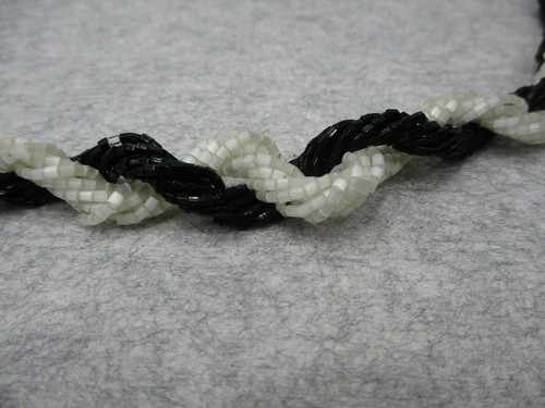 Vintage 1960s Twisted Black & White Bugle Seed Beads Necklace 31" Long Japan - Picture 2 of 6