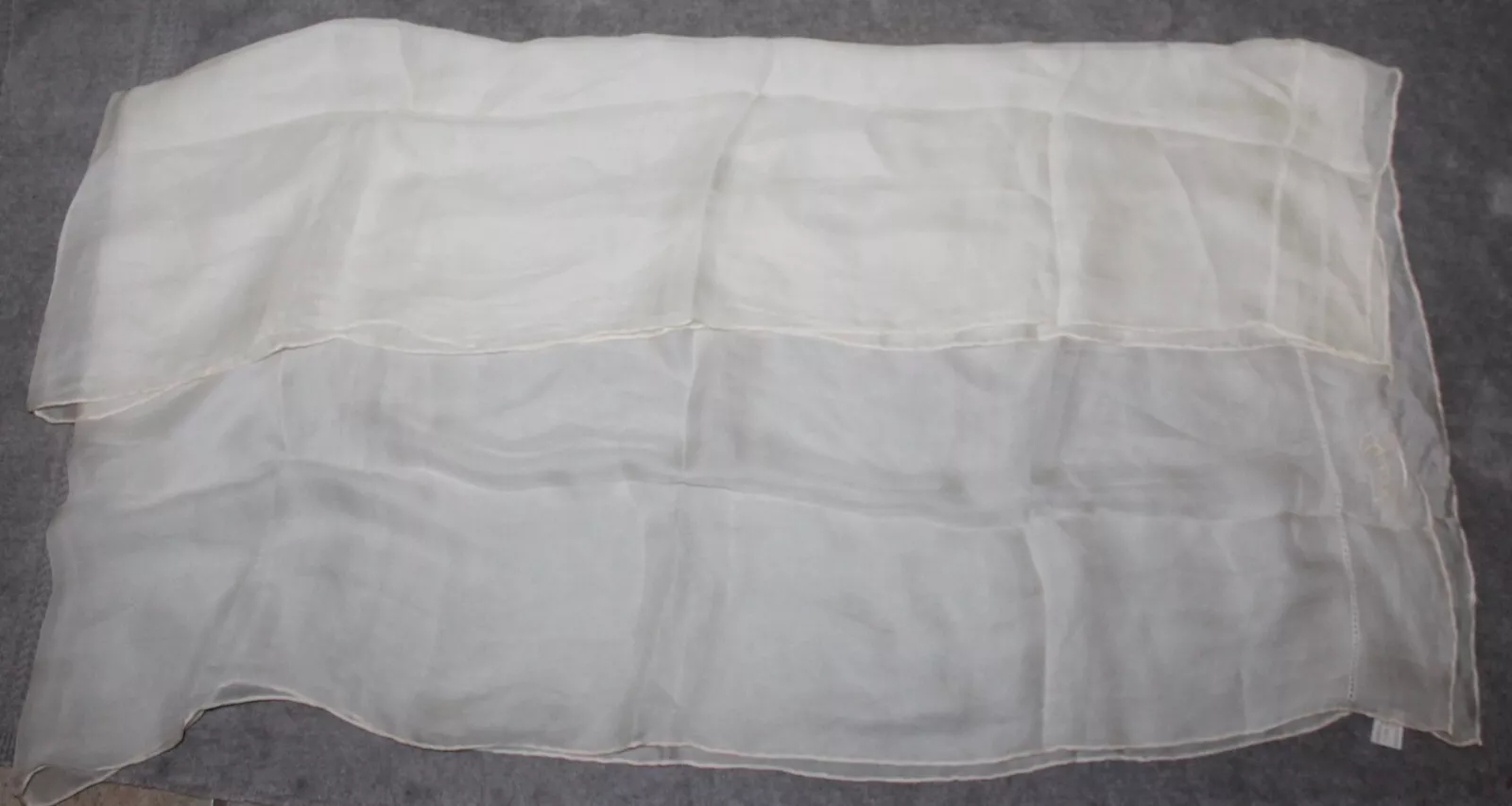 VINTAGE RARE ÉCHARPE GUCCI 100 % SOIE ENVELOPPE DÉTAIL BRODÉ SIGNATURE/SIGNÉ