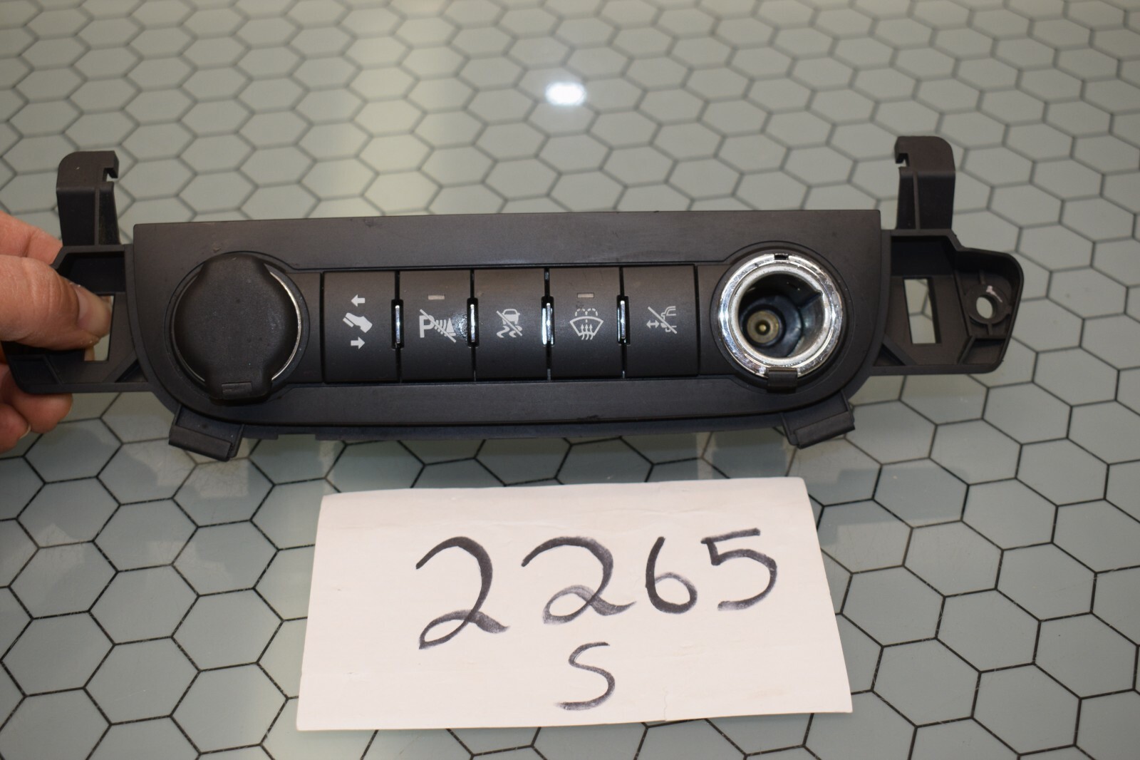 07 08 09 10 11 12 13 14 Sierra traction wiper outlet switch Used #2265S 