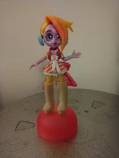 Capsule Chix Loose Doll With Stand