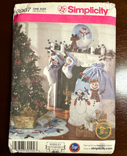 Simplicity 3967 Sewing Pattern Snowman Christmas Stockings  Tree Skirt Decor