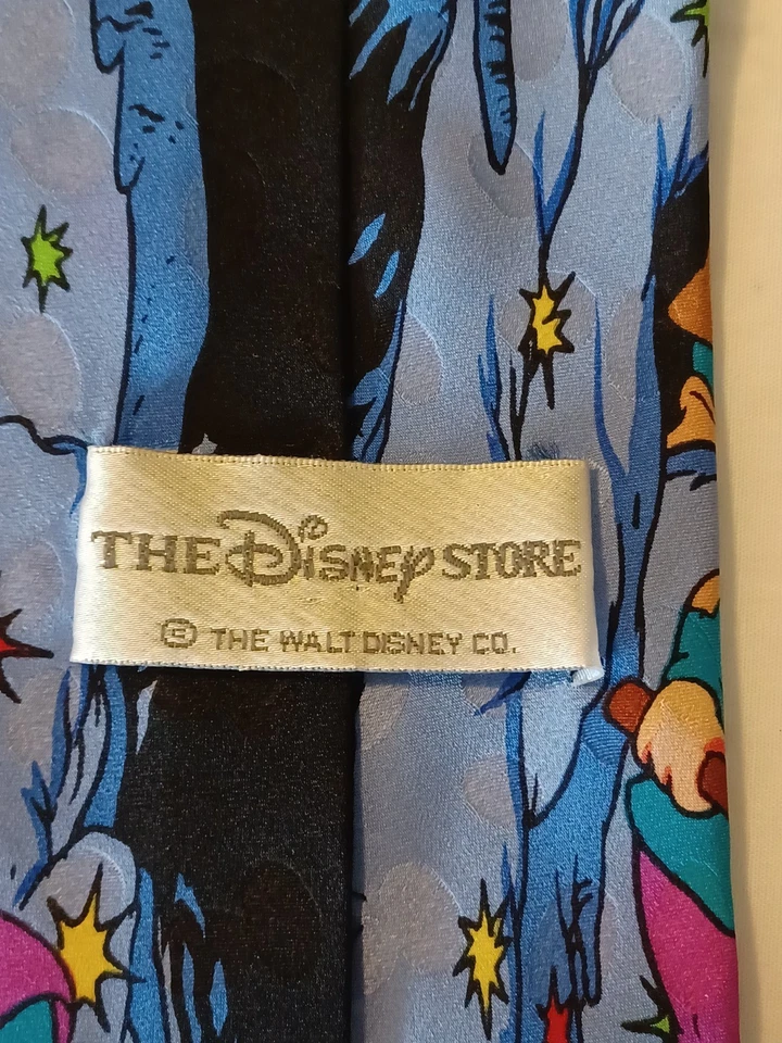 Corbata de Colección Disney Store, Los Siete Enanitos 100% Seda Hecha a Mano. Foto 3 de 4