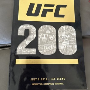 ORIGINAL "UFC 200 - JULY 9, 2016 - LAS VEGAS" PROGRAM With 2 Signed Photos