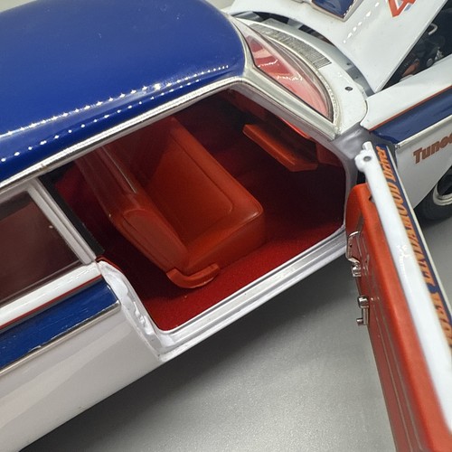 426 Hemi Dodge Super Stock 1/18 Scale Roger Lindamood Driver - Picture 8 of 18