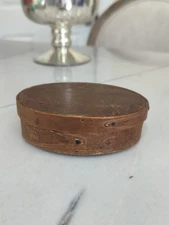 Original 19th C. Shaker covered oval pantry box with 2 Fingers? Small
