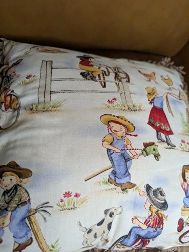 Cuscino Michael Miller tessuto cotone LIL' COWGIRLS bambini finitura western - Foto 2 di 14