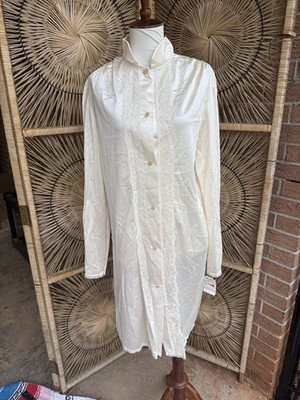 Vintage Nancy King  Nylon White Bridal Size M New Satin Lace Cottagecore