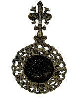 Teesieb aus georgischem Messing Fleur de Lis Zeitraum 1800-1849 sehr guter Zu...