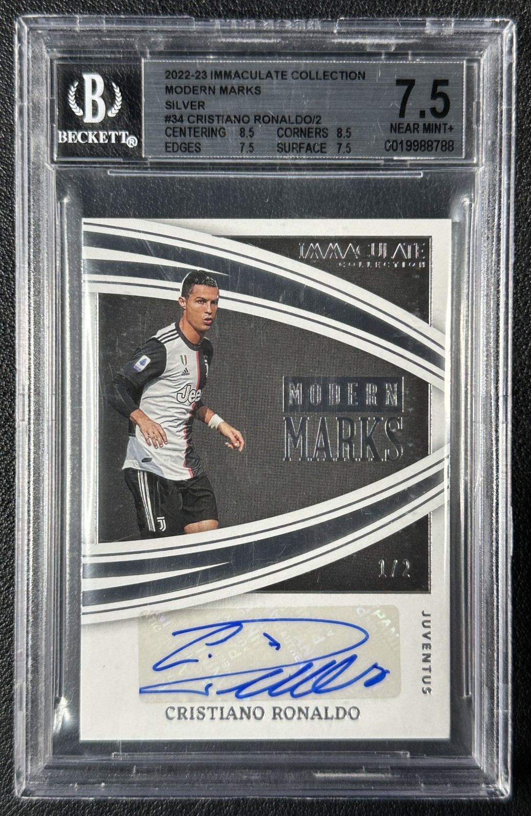 CRISTIANO RONALDO BGS 2022-23 PANINI IMMACULATE CR7 MODERN MARKS SILVER AUTO 1/2 view 1