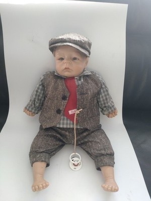Sigikid Künstlerpuppe Vinyl Puppe Doll 48 cm. Top Zustand Nummer 85/2