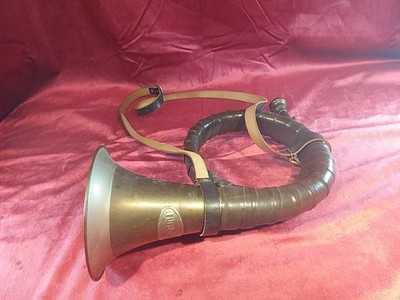 Fürst Pless Horn Jagdhorn Signalhorn Messing Bronze Leder alt (L20)