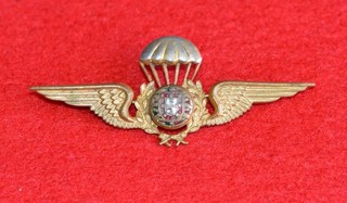 ✱ PORTUGAL ✱ PARACHUTISTS ✱ UNIFORM OLD METALIC PIN