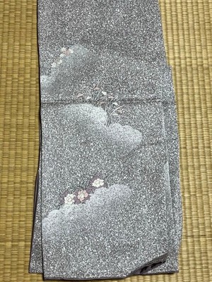 Pure silk makinori crest mongi, elegant mauve color