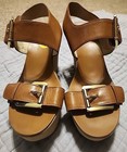 Michael Kors Logo platform sandals Leather Upper Rubber Outsole 9M — photo 3