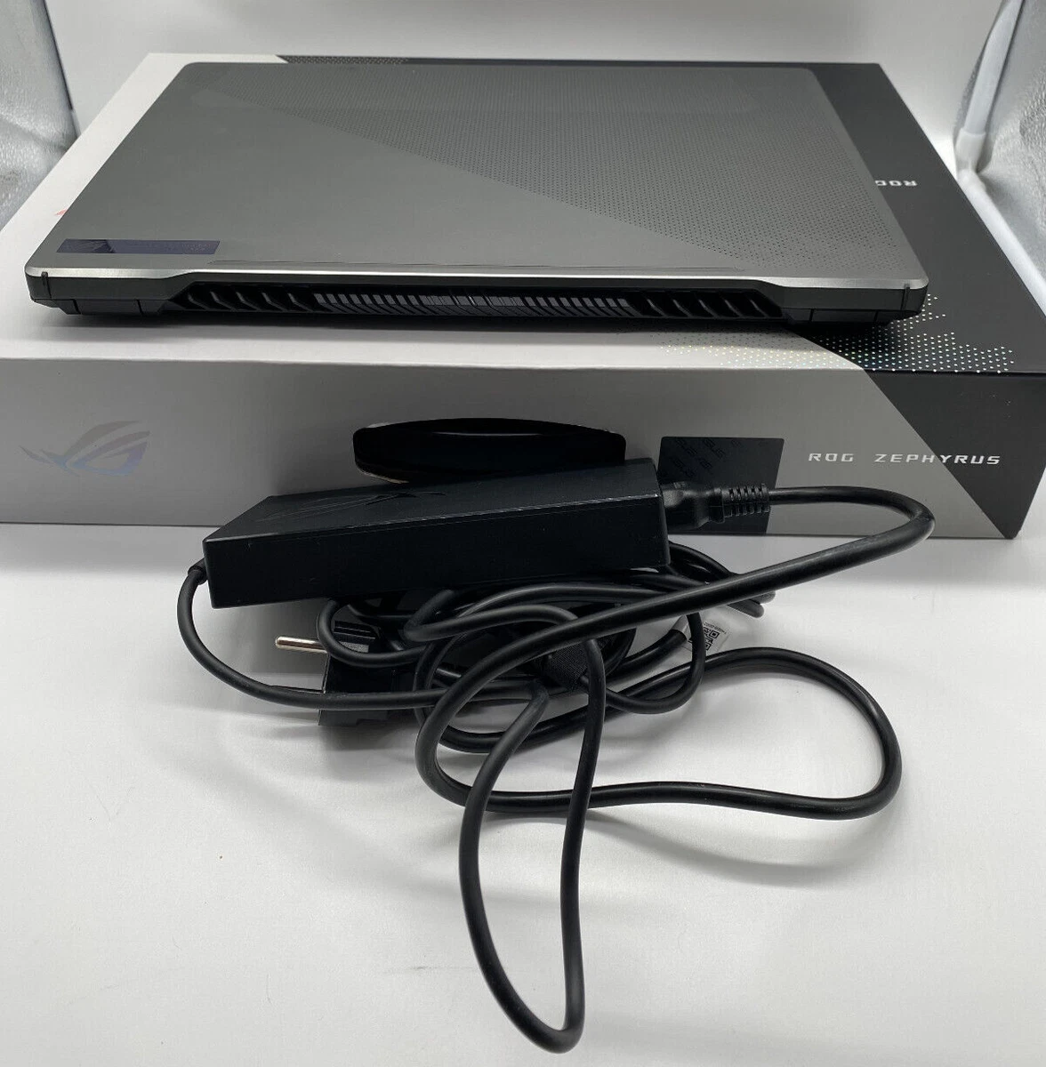 Portátil Asus ROG Zephyrus G15 R9 6900HS 48 GB DDR5 RTX 3080 8 GB SSD de 1 TB con embalaje original