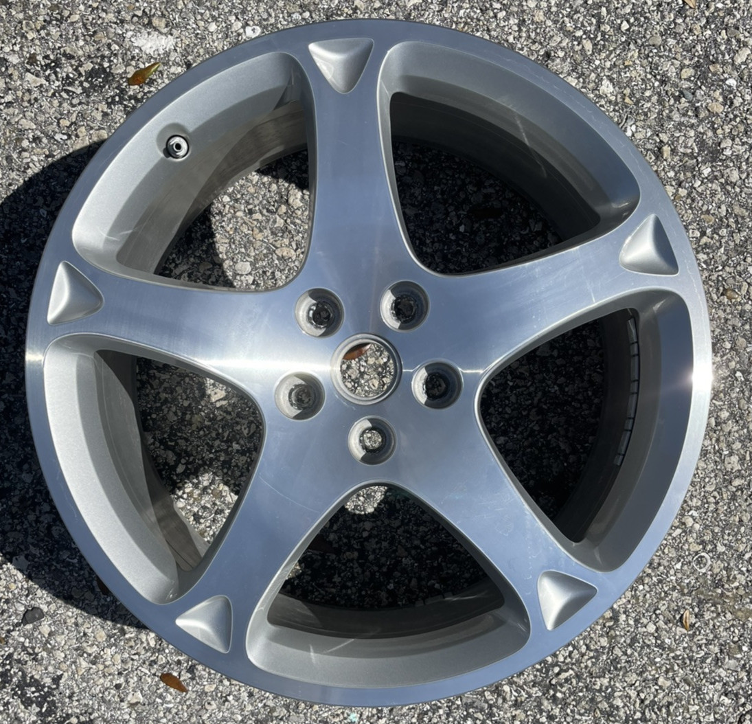19" FERRARI CALIFORNIA OEM FACTORY ORIGINAL MADE IN ITALY (1) FRONT  WHEEL 19x8”