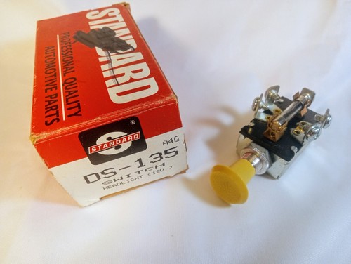 STANDARD DS-135 Headlight Switch Fused 3-Position 12V A4G NIB NOS