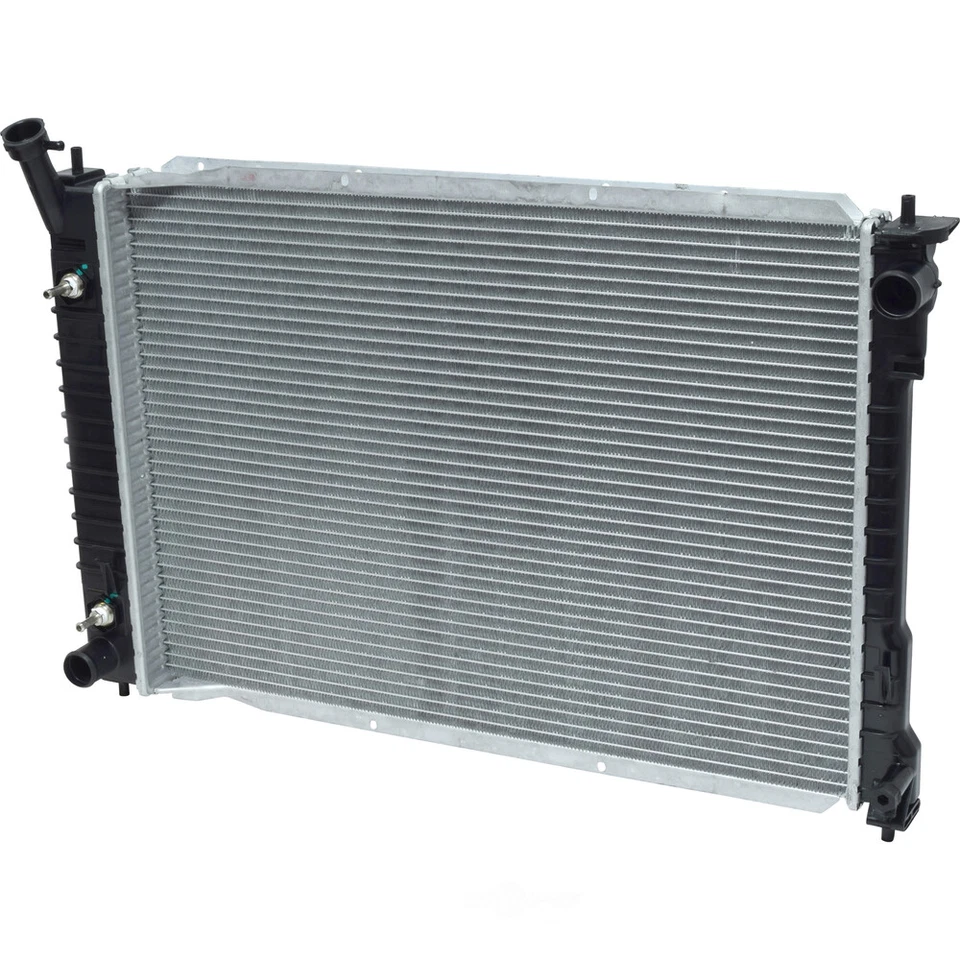 Radiator UAC RA 2259C fits 2000 Nissan Quest Foto 2 de 2