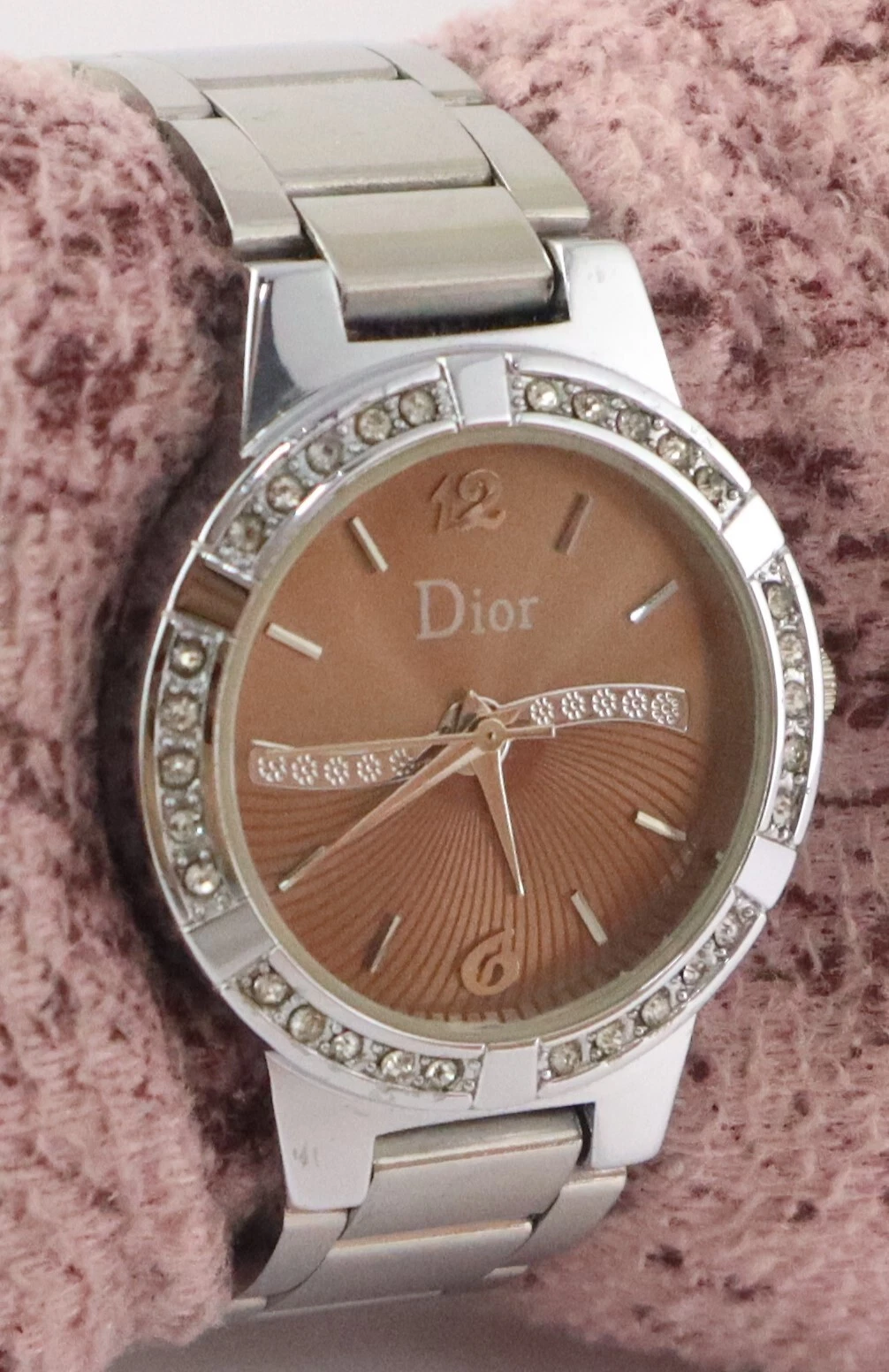 Belle montre bracelet femme Dior cadran marron quartz très bon fonctionnement bracelet acier