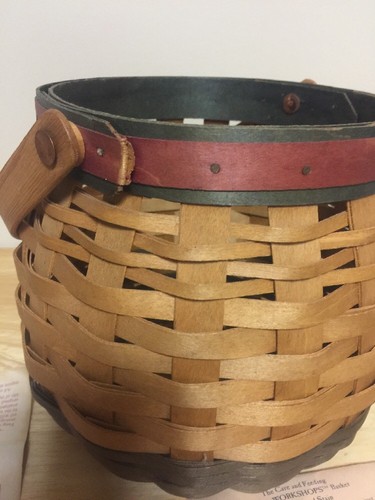 Gerald Henn Handcrafted Round Basket With Handle - Picture 7 of 12