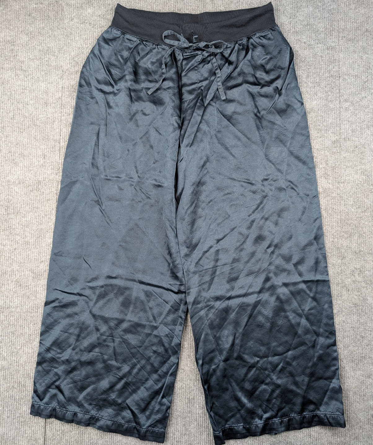 PJ Harlow Pajama Pants Womens Medium Jolie Capri Satin Blue Minimal Quiet Luxury