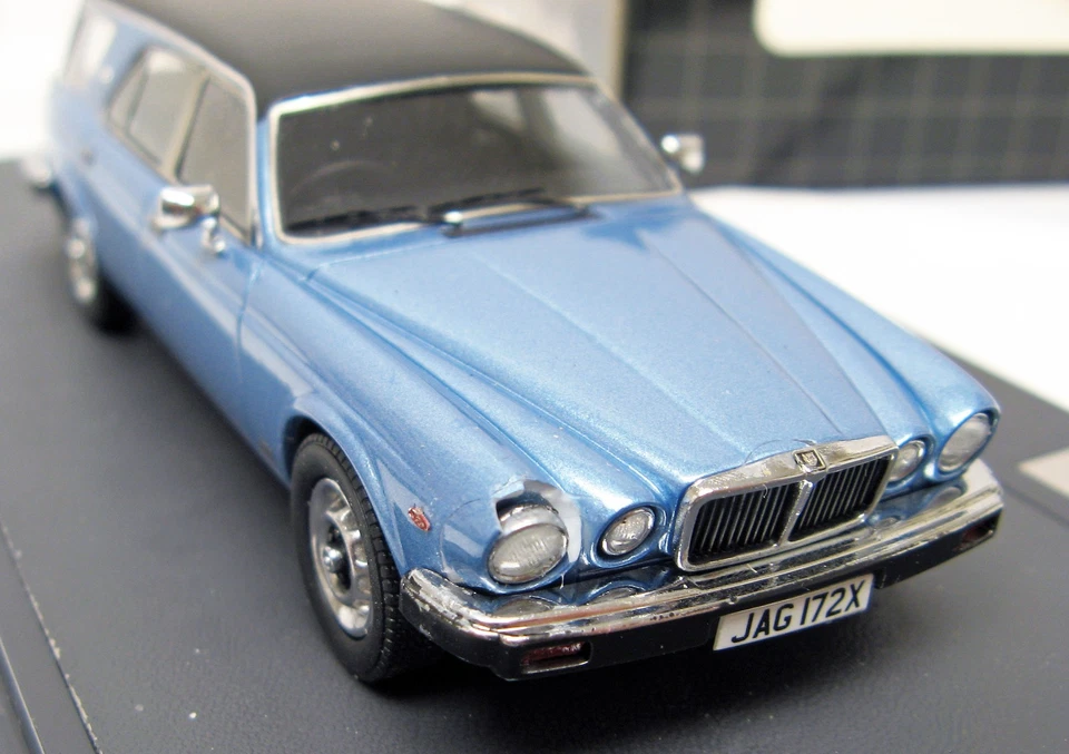 1981 Jaguar XJ6 Ladbroke-Avon SIII Estate blue 1/43 Matrix MX41001-072  READ me - Image 4 of 4