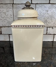 Gracious Goods 13" Canister Acanthus Leaf w/o Metal Base