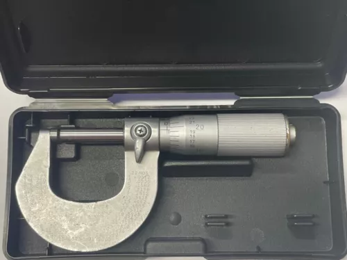 Mitutoyo 101-117 Outside Micrometer, 0-1" Range, .0001", Friction with Case
