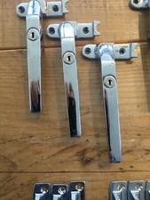 SMITH & LOCKE LOCKING CASEMENT FASTENER POLISHED CHROME (Screwfix 2234R) Qty 44