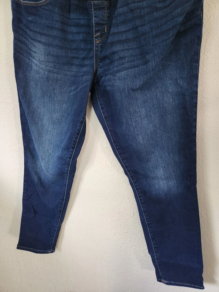 Ingrid And Isabel Maternity Jeans Womens Size 14 Medium Wash Inseam 28" - Image 3 of 4