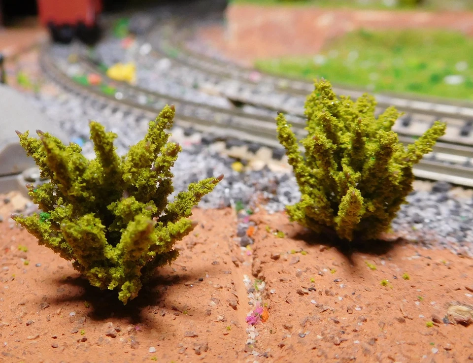 10 dunkelgelbgrüne Büsche, Sträucher, 28 mm hoch - Bild 3 von 4