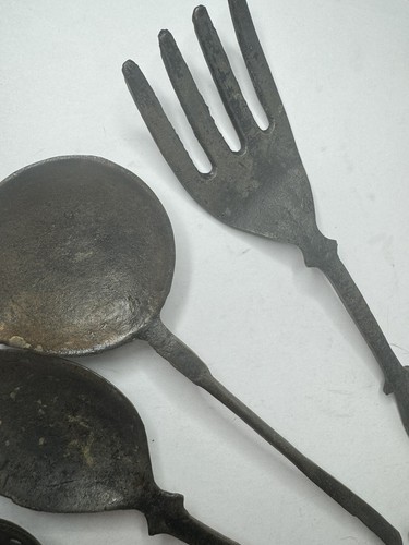 Set utensili vintage in ghisa con errore di ortografia Taiman invece di Taiwan - Foto 4 di 10
