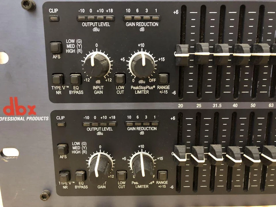 dbx iEQ-31 2ch 31-Band Graphic Equalizer Digital Effector 113dB Tested Working - Image 3 of 4